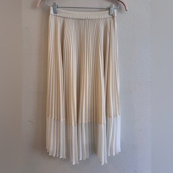 Club Monaco Cream and White A-Line Skirt, Size Small - Picture 5 of 6